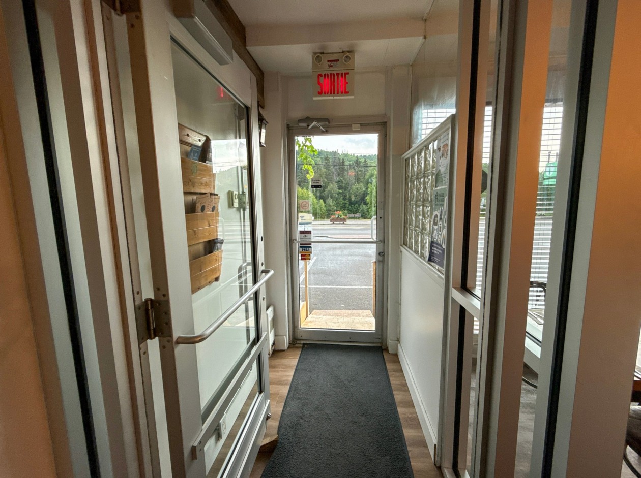 Hall d'entrée — 150 - 150A Route 170, L'Anse-Saint-Jean