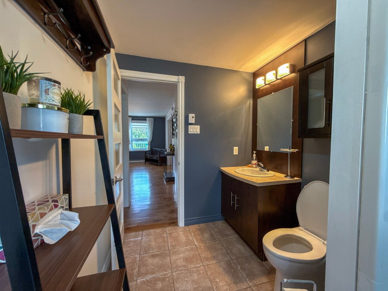 Salle de bains — 150 - 150A Route 170, L'Anse-Saint-Jean