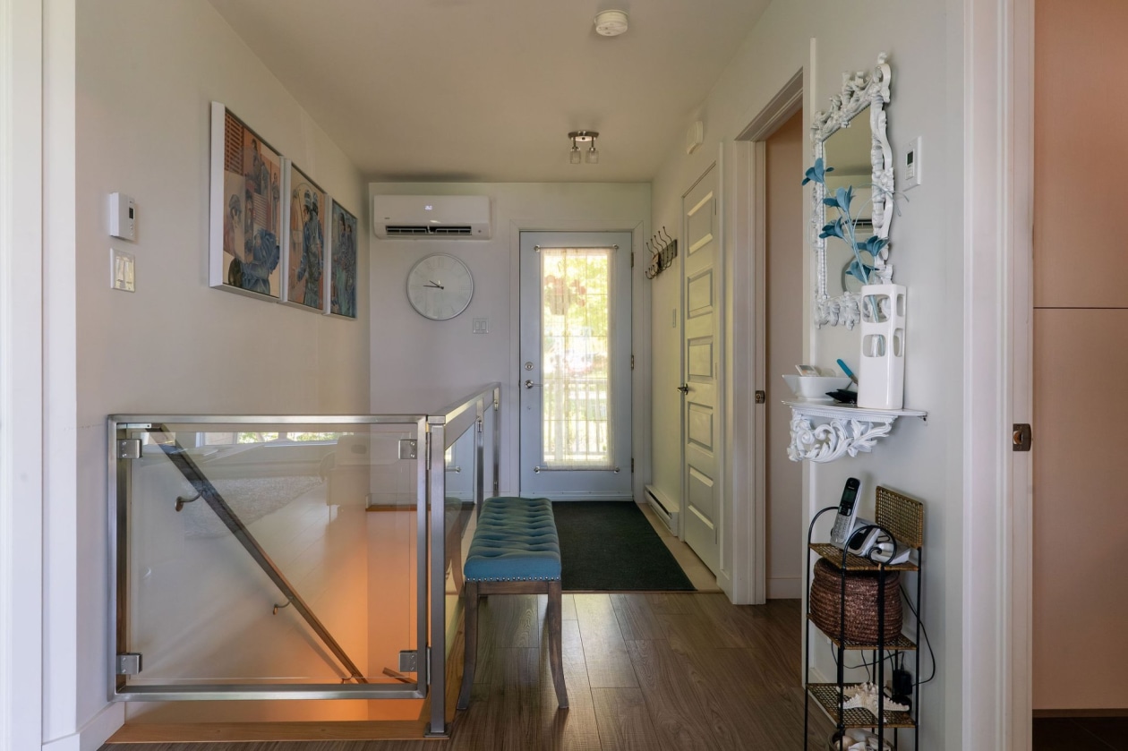 Hall d'entrée — 495-1Z - 495-33Z, Petite-Rivière-Saint-François