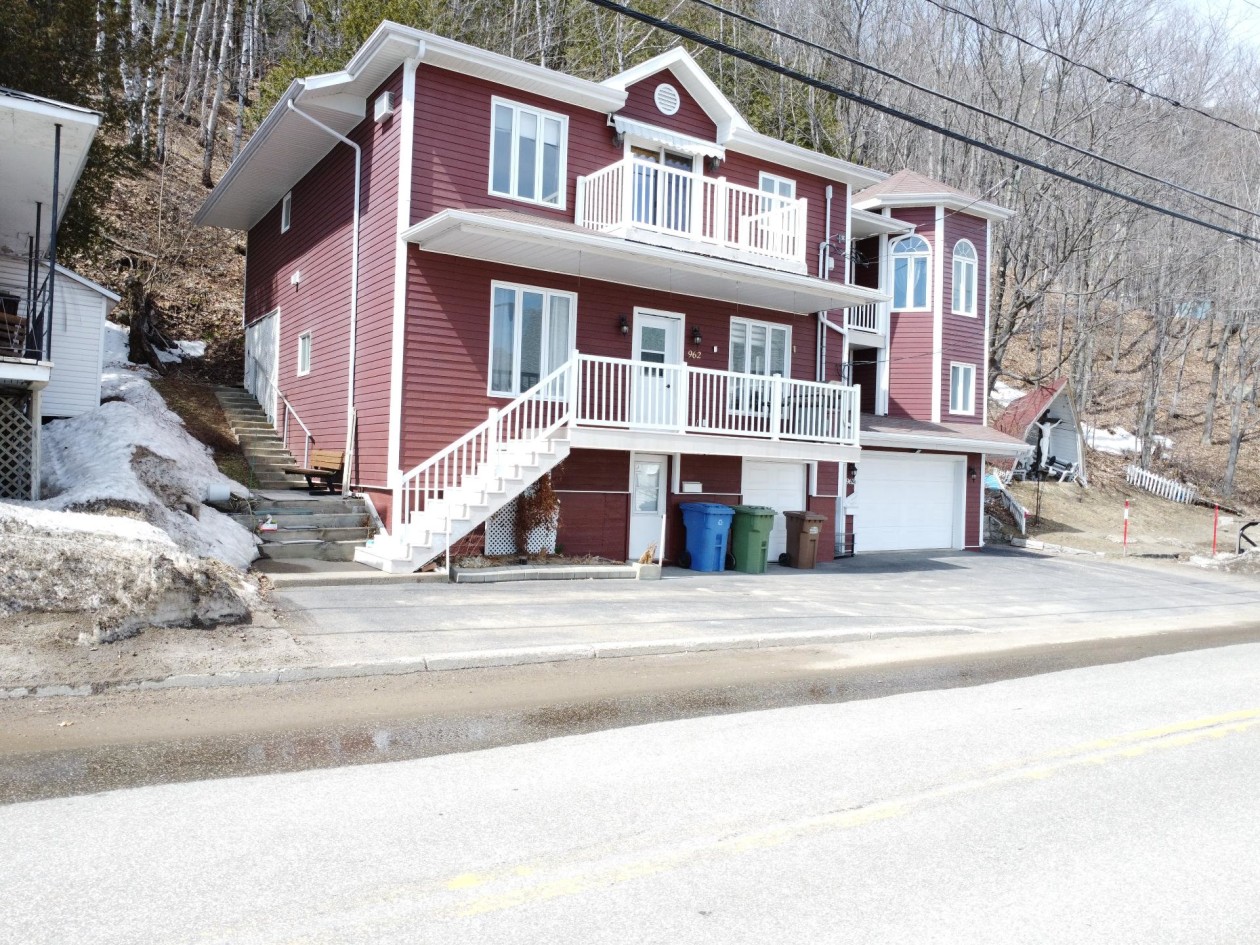 Façade — 962 - 962B Rue Principale, Petite-Rivière-Saint-François