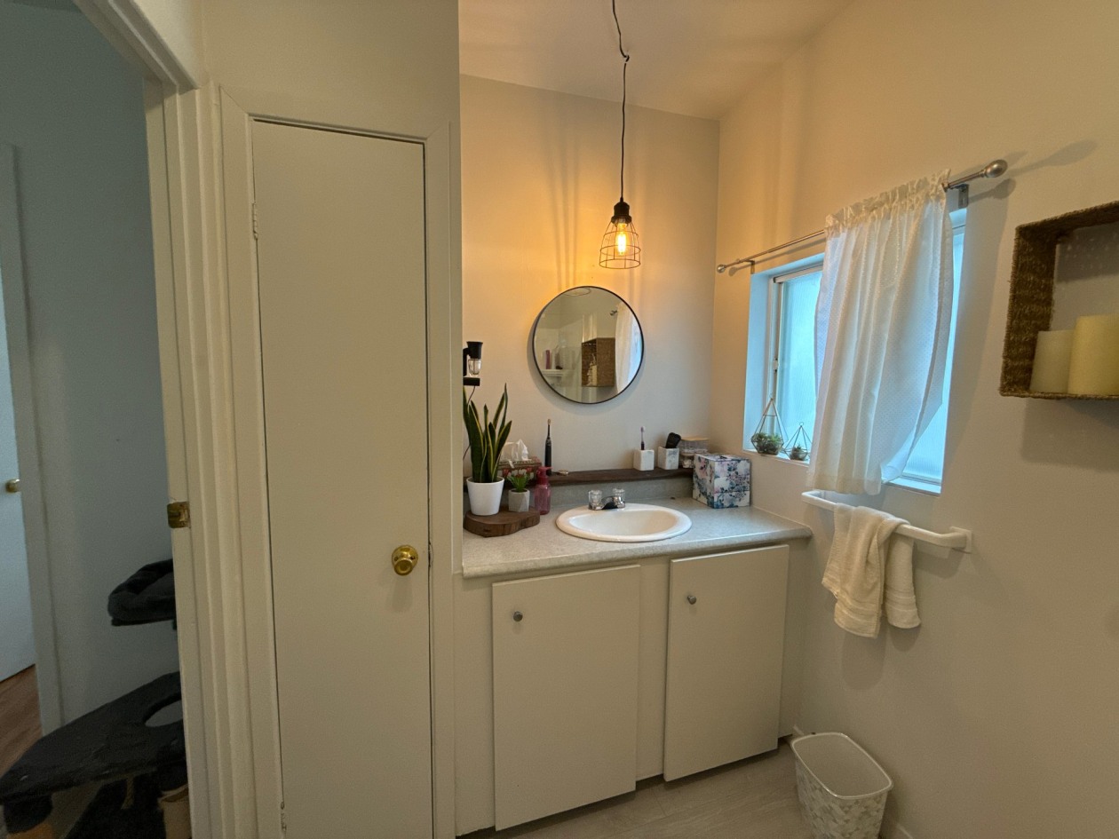 Salle de bains — 962 - 962B Rue Principale, Petite-Rivière-Saint-François