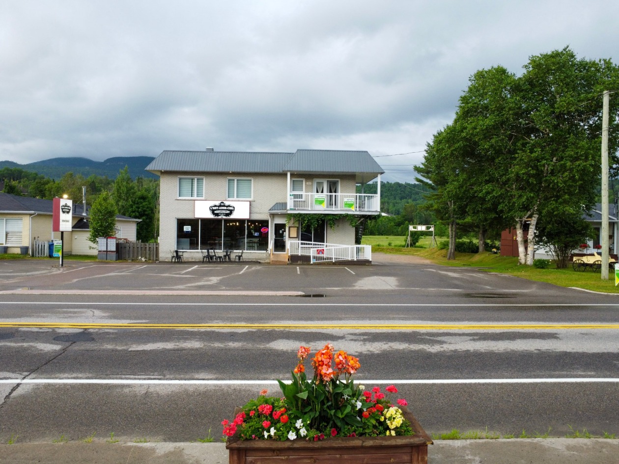 Façade — 150 - 150A Route 170, L'Anse-Saint-Jean