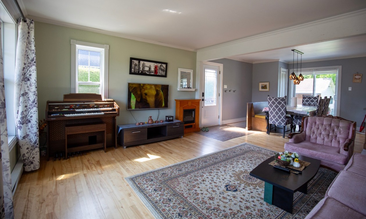 Salon — 52 Rue des Champs, La Malbaie