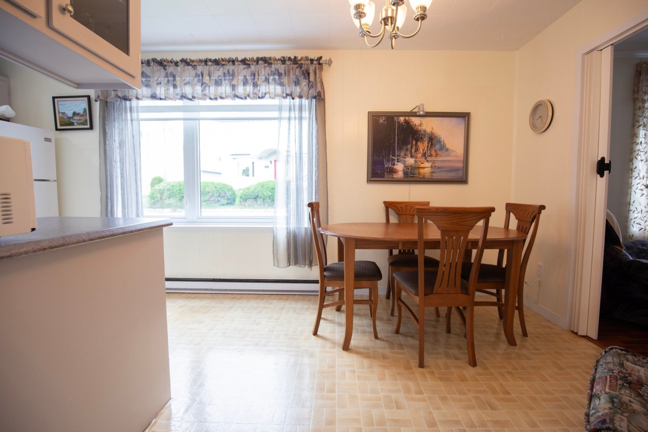 Salle à manger — 70 - 72 Rue Ste-Anne, Baie-Saint-Paul