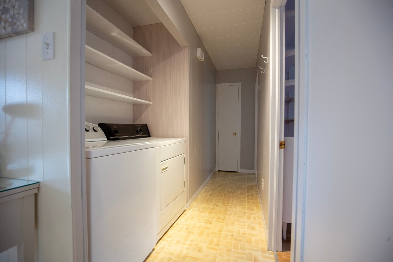 Corridor — 70 - 72 Rue Ste-Anne, Baie-Saint-Paul