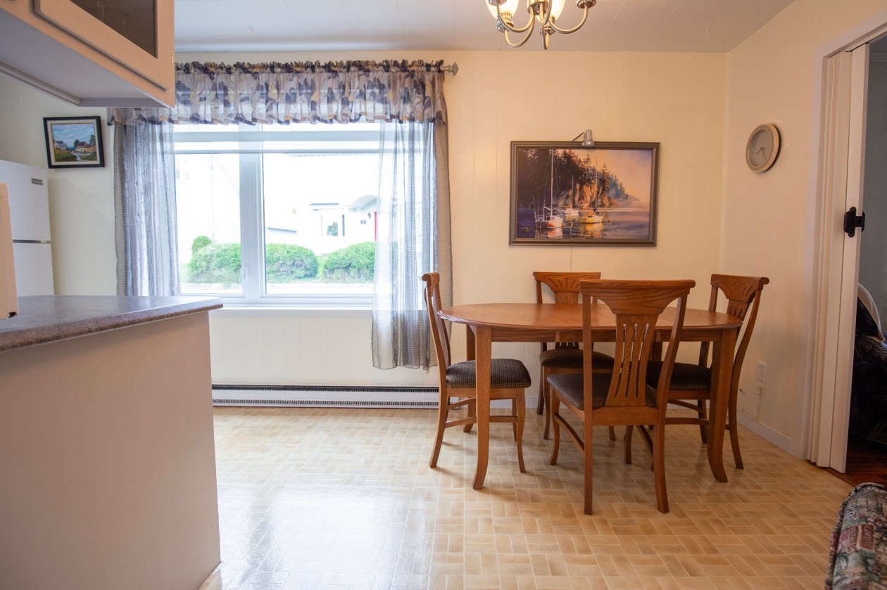 Salle à manger — 70 - 72 Rue Ste-Anne, Baie-Saint-Paul