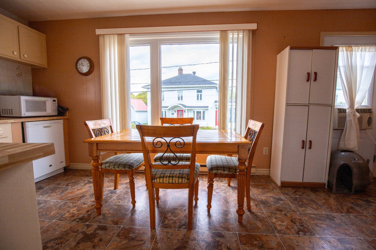 Salle à manger — 70 - 72 Rue Ste-Anne, Baie-Saint-Paul