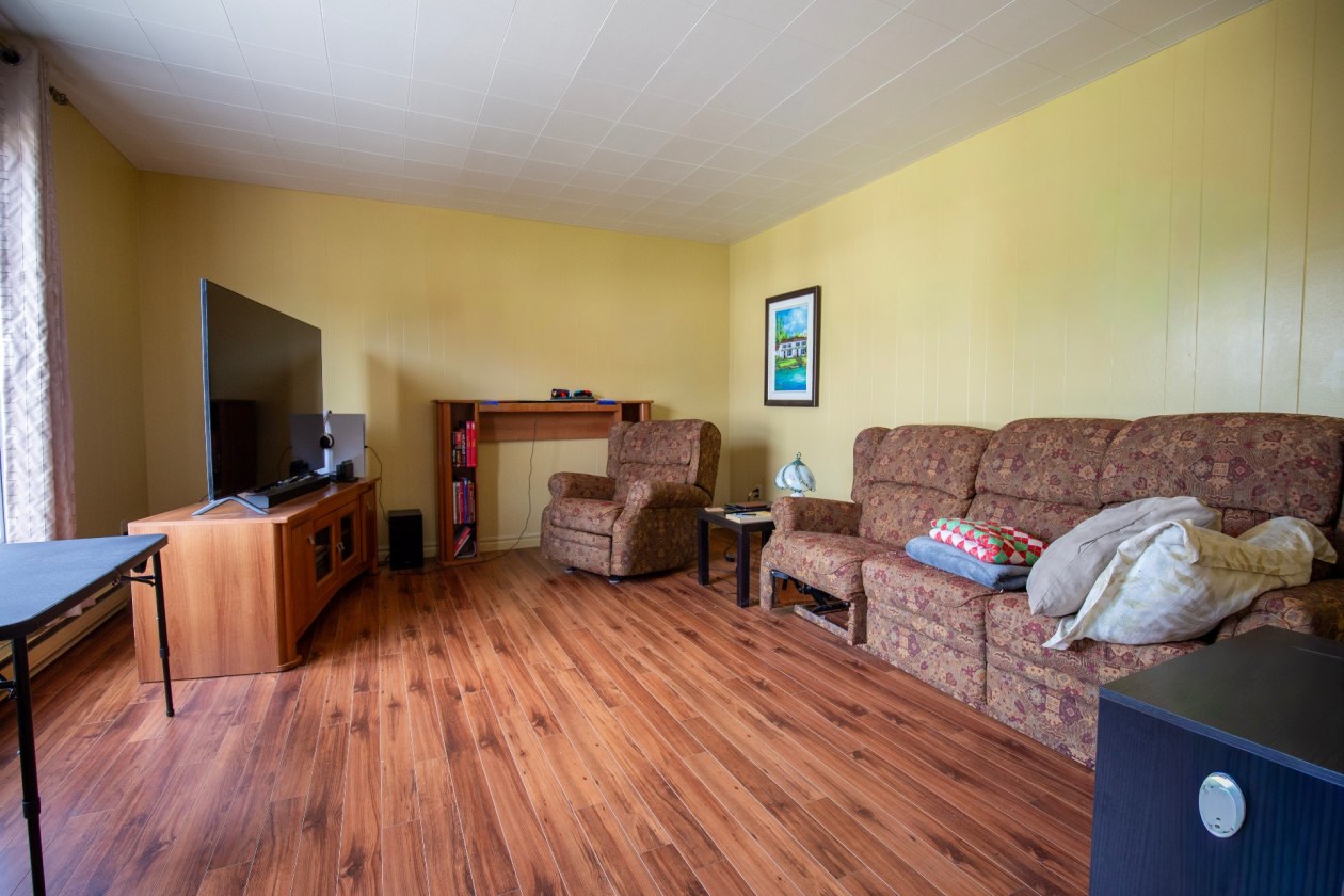 Salon — 70 - 72 Rue Ste-Anne, Baie-Saint-Paul