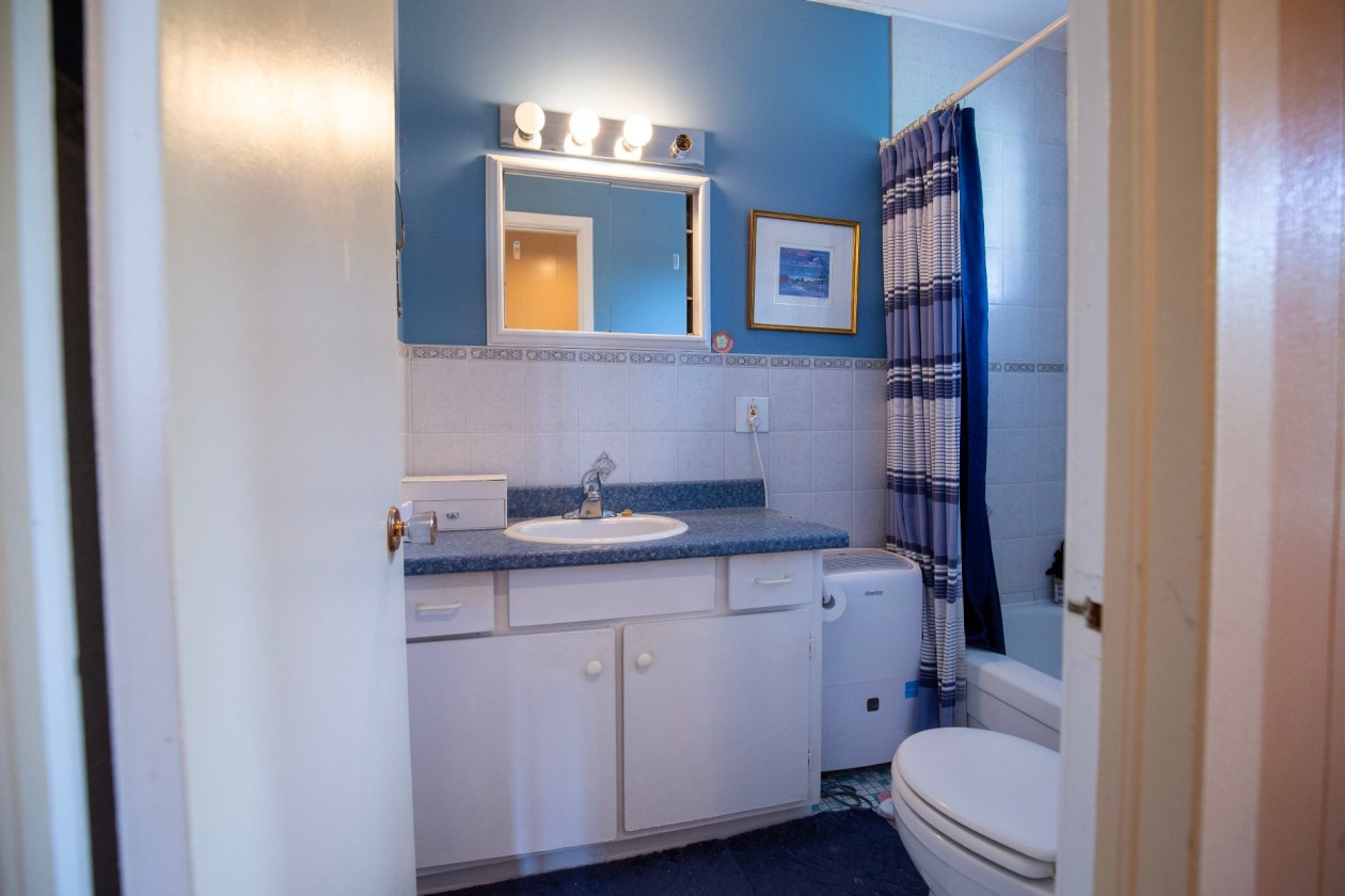 Salle de bains — 70 - 72 Rue Ste-Anne, Baie-Saint-Paul