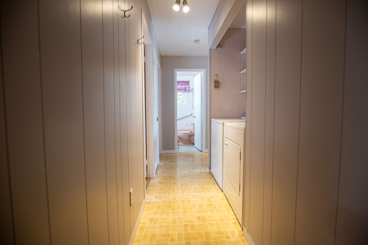 Corridor — 70 - 72 Rue Ste-Anne, Baie-Saint-Paul