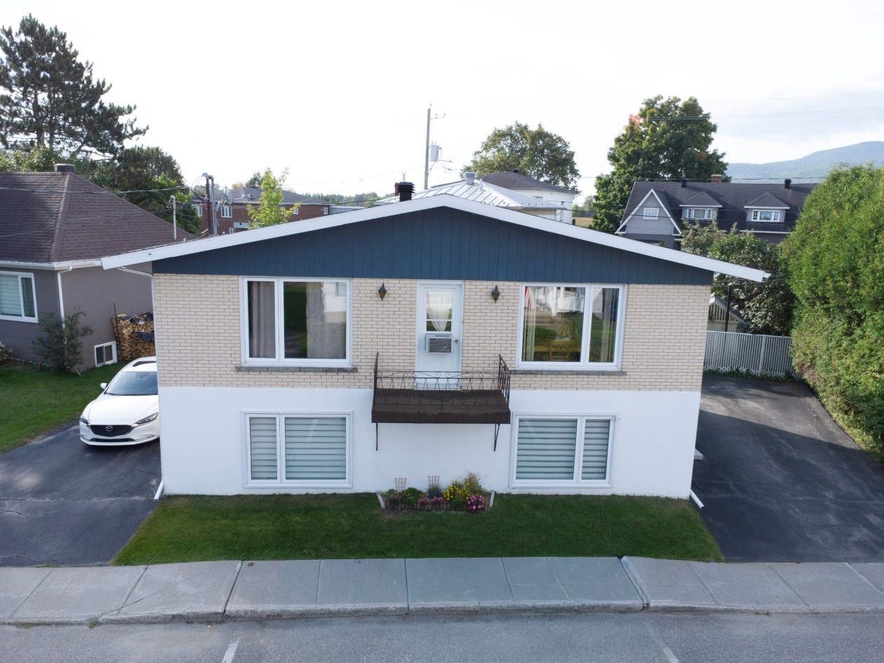 Façade — 70 - 72 Rue Ste-Anne, Baie-Saint-Paul