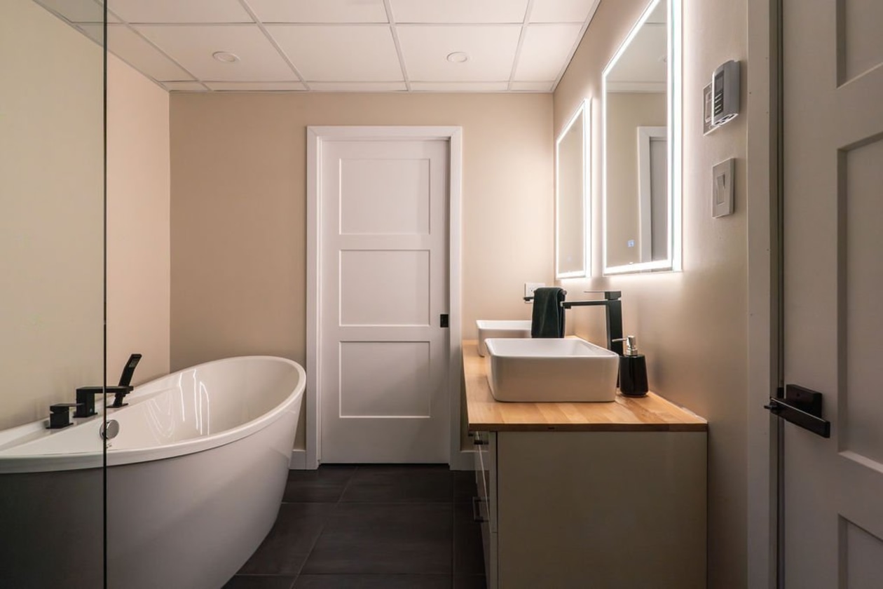Salle de bains — 13 Ch. de la Seigneurie, Les Éboulements