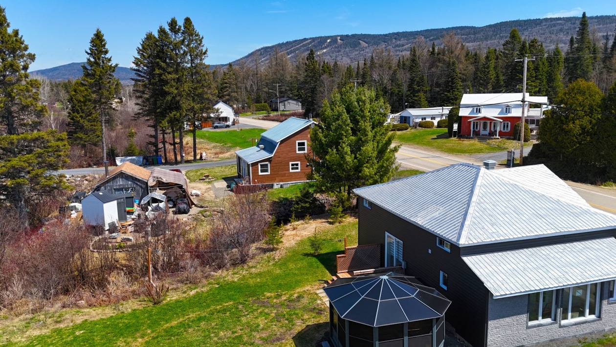 Face arrière — 543 Ch. des Loisirs, La Malbaie