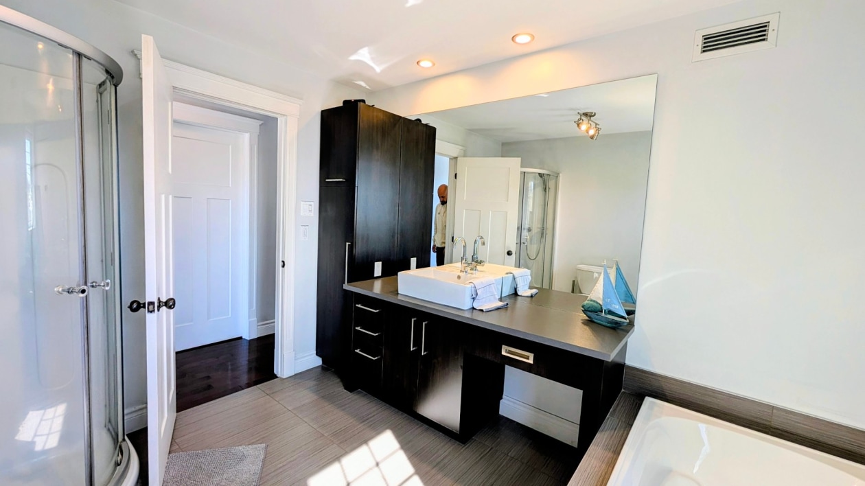 Salle de bains — 171 Rue de Lucerne, Sainte-Brigitte-de-Laval