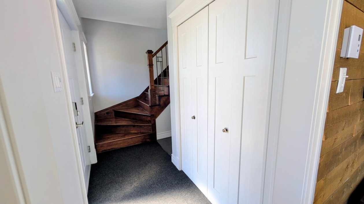 Hall d'entrée — 171 Rue de Lucerne, Sainte-Brigitte-de-Laval