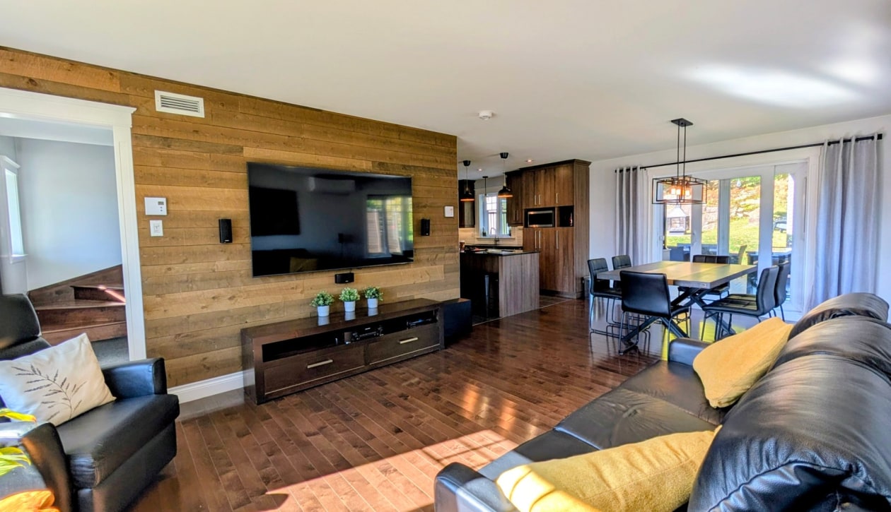 Salon — 171 Rue de Lucerne, Sainte-Brigitte-de-Laval