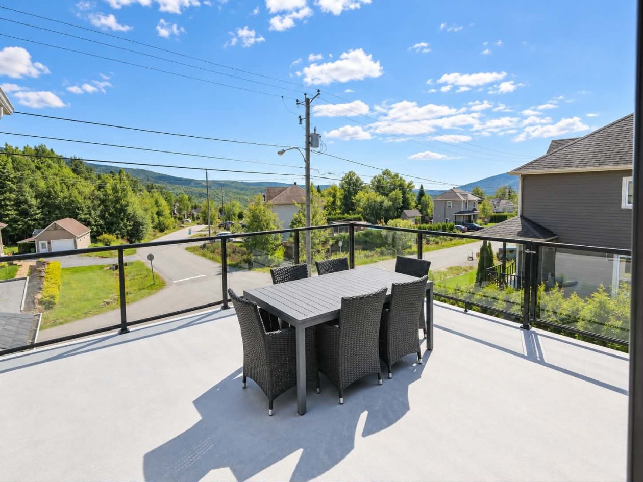 Balcon — 171 Rue de Lucerne, Sainte-Brigitte-de-Laval