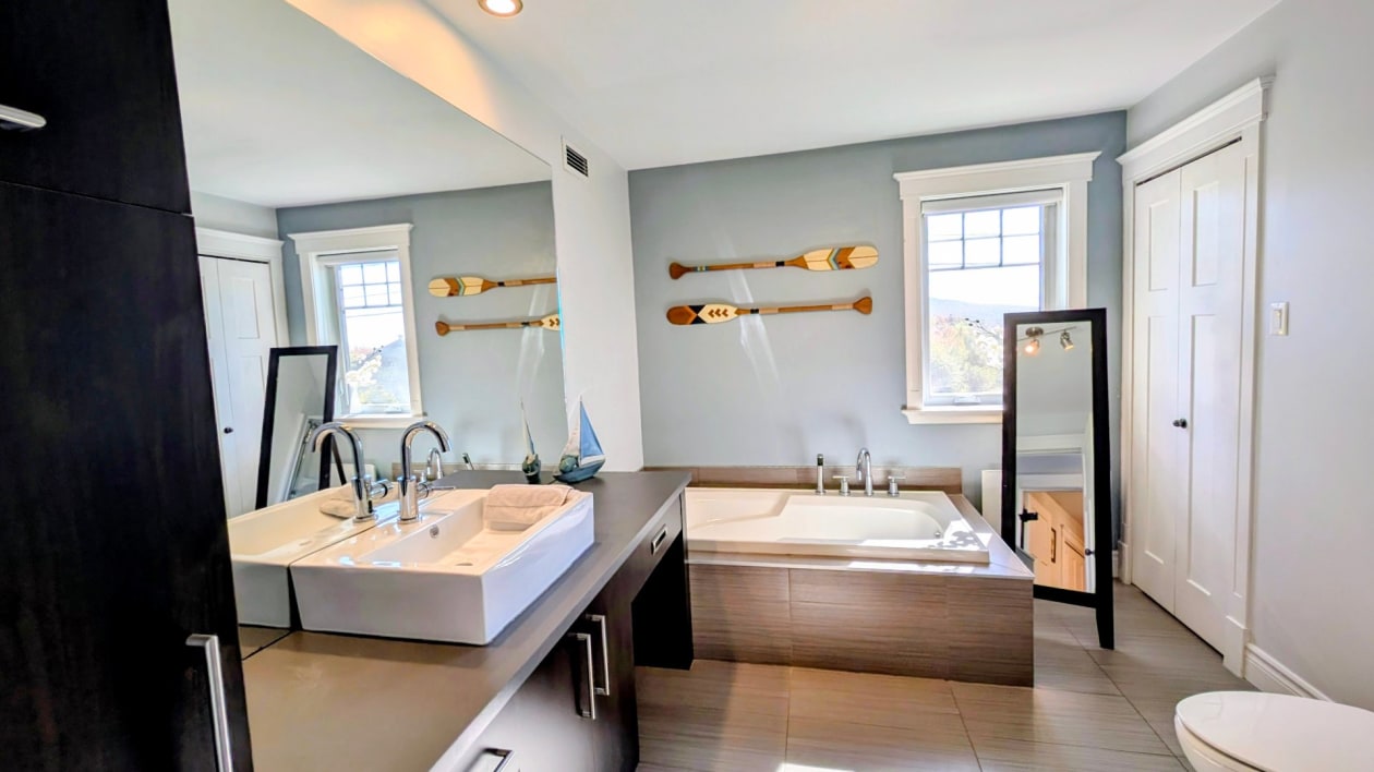 Salle de bains — 171 Rue de Lucerne, Sainte-Brigitte-de-Laval