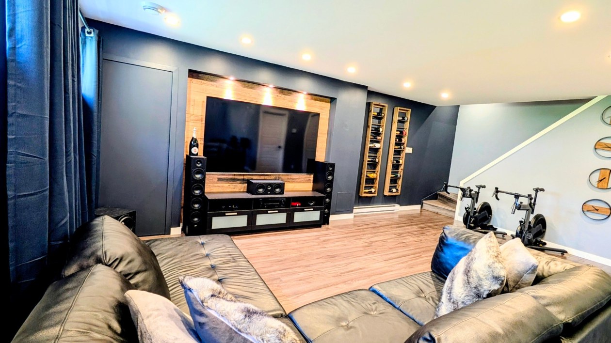 Salle familiale — 171 Rue de Lucerne, Sainte-Brigitte-de-Laval