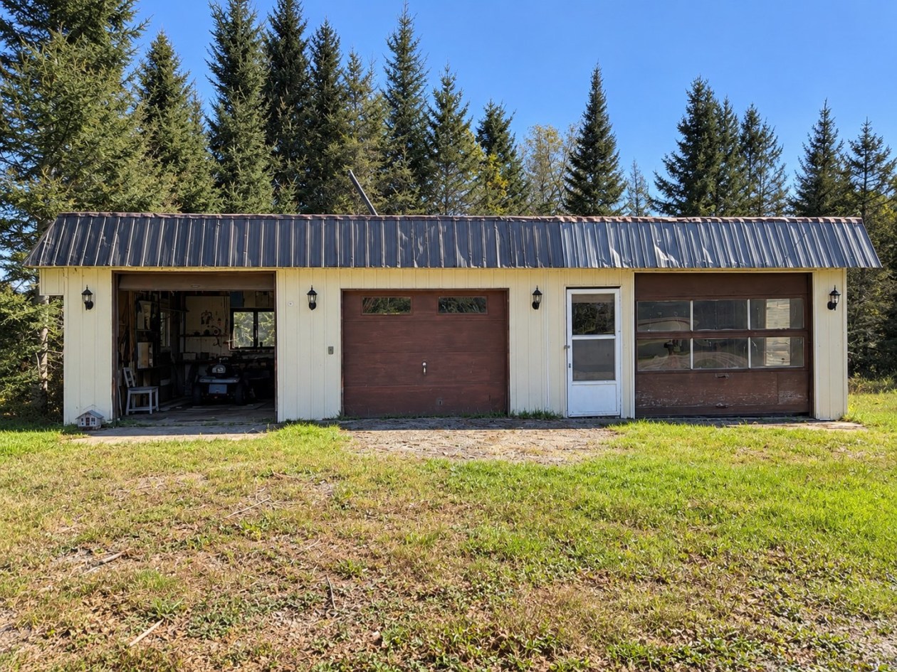 Garage — 828 Rue Ste-Anne, Nominingue