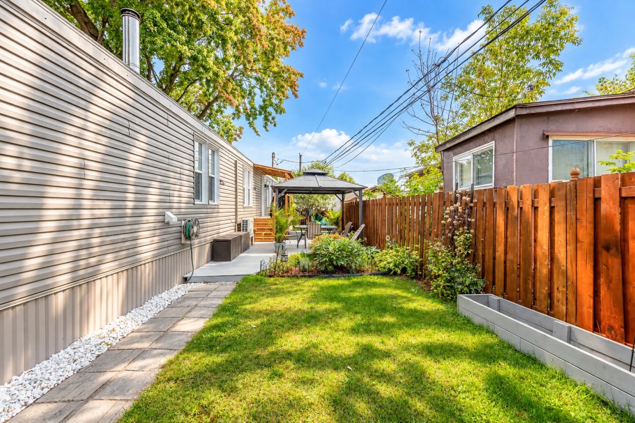 Cour — 3950 Boul. Sir-Wilfrid-Laurier, Longueuil