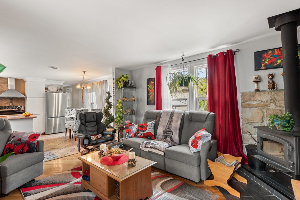 Salon — 3950 Boul. Sir-Wilfrid-Laurier, Longueuil