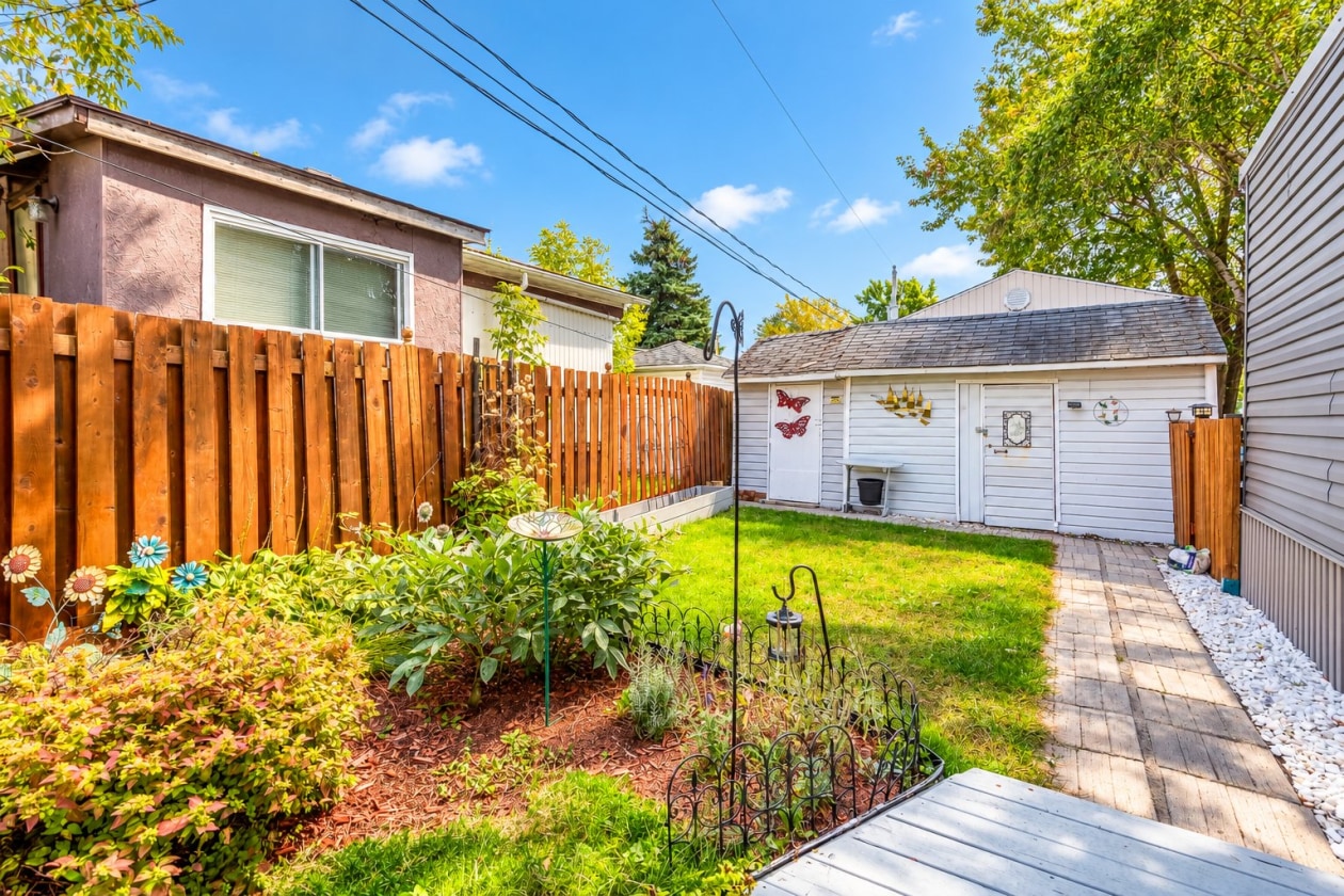Cour — 3950 Boul. Sir-Wilfrid-Laurier, Longueuil