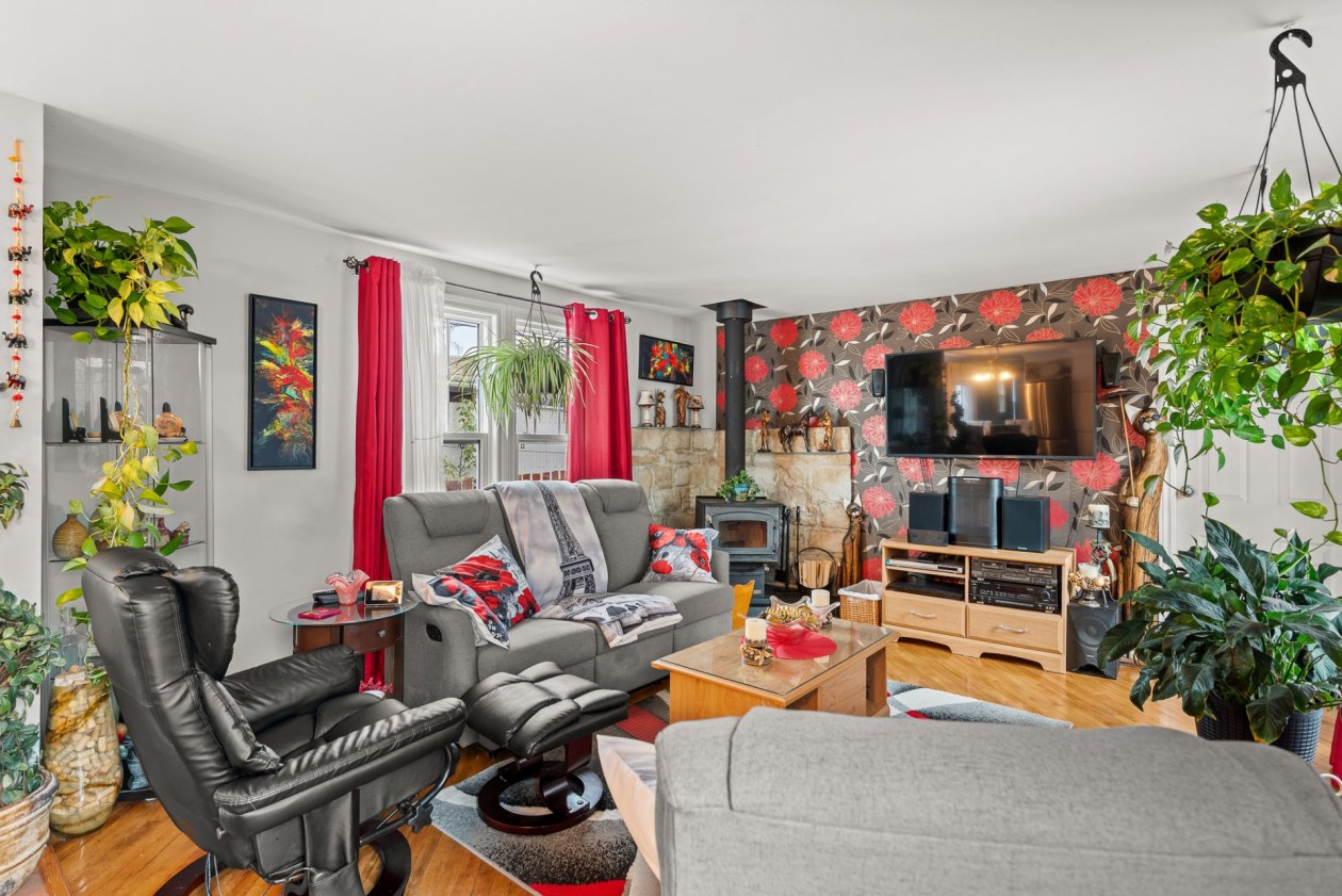 Salon — 3950 Boul. Sir-Wilfrid-Laurier, Longueuil