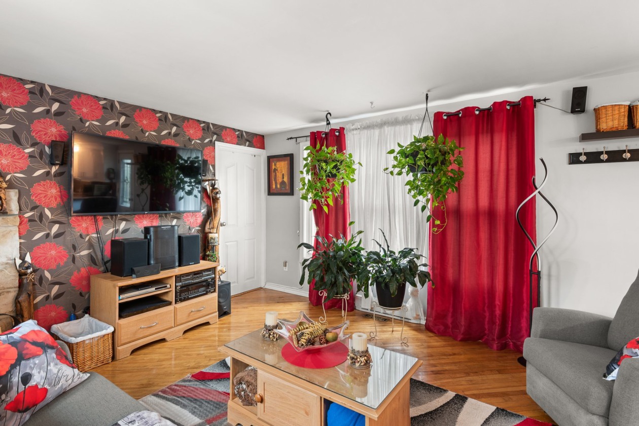 Salon — 3950 Boul. Sir-Wilfrid-Laurier, Longueuil