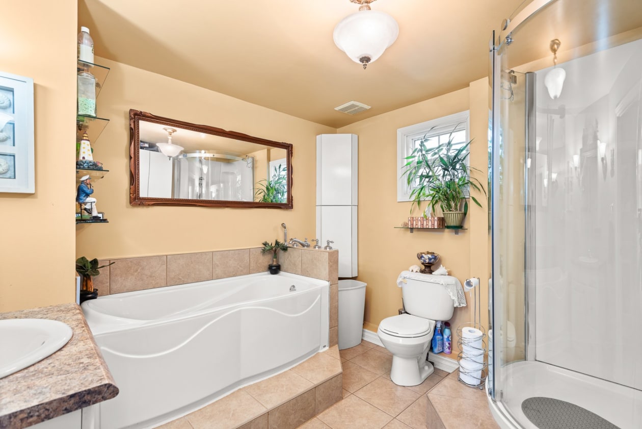 Salle de bains — 3950 Boul. Sir-Wilfrid-Laurier, Longueuil