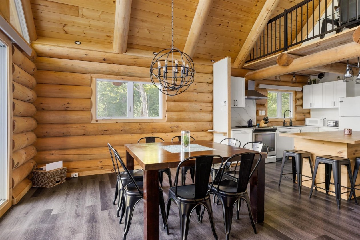 Salle à manger — 4147 Route 155, Trois-Rives