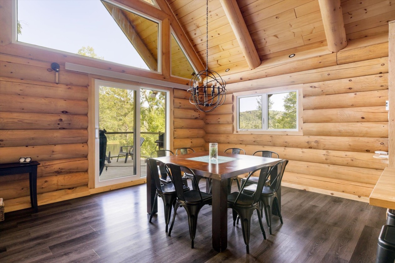 Salle à manger — 4147 Route 155, Trois-Rives
