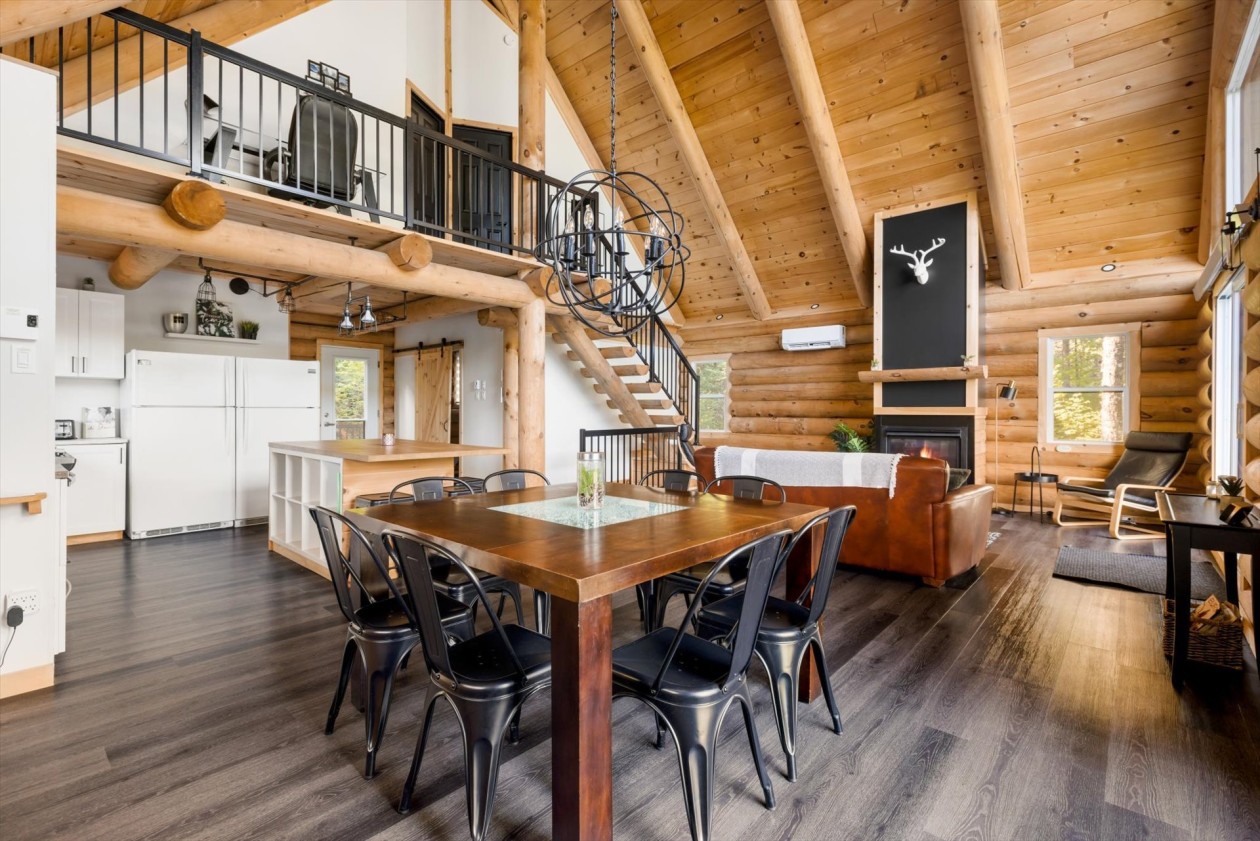 Salle à manger — 4147 Route 155, Trois-Rives