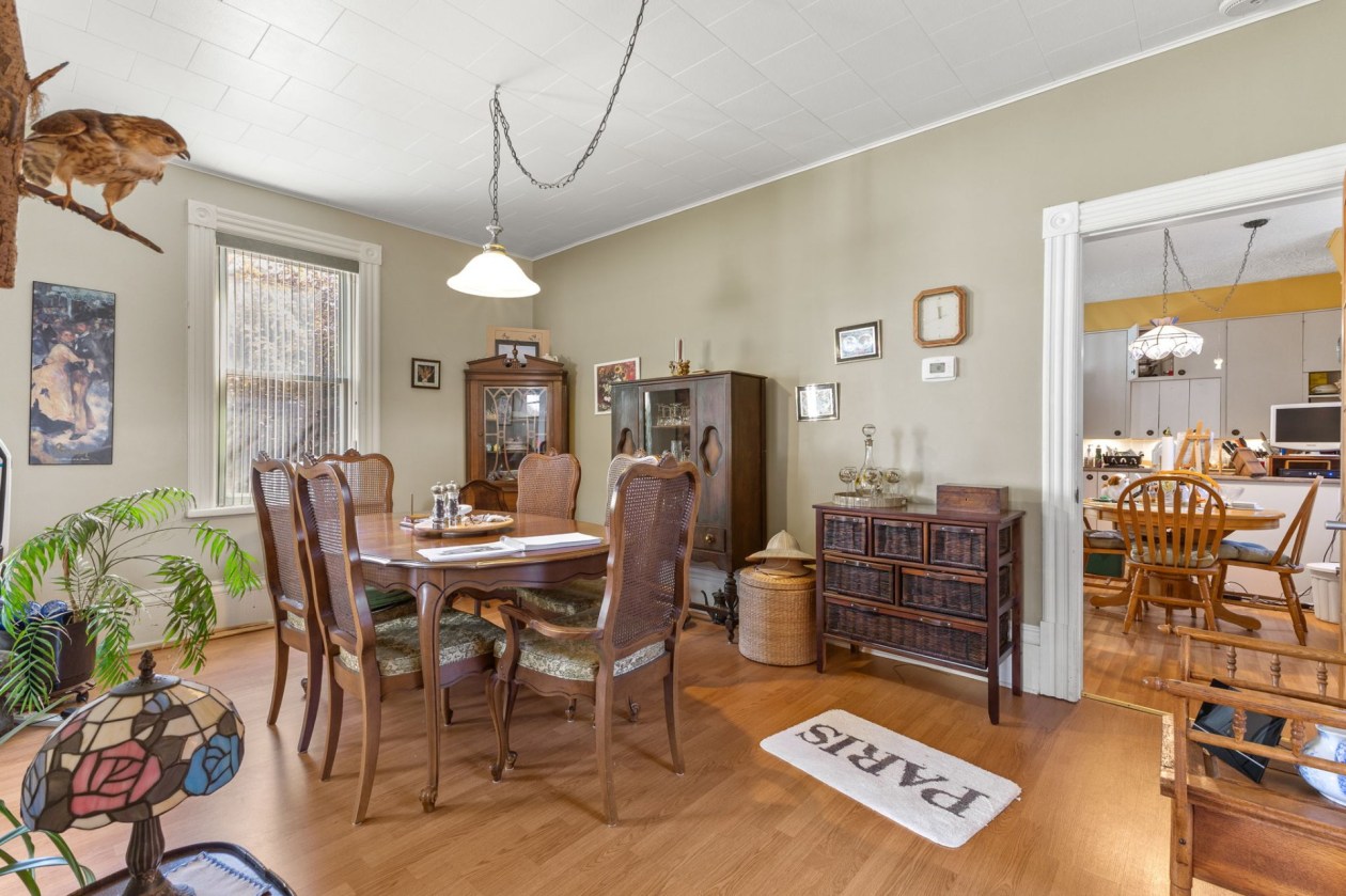 Salle à manger — 11 Rue Coulonge, Fort-Coulonge