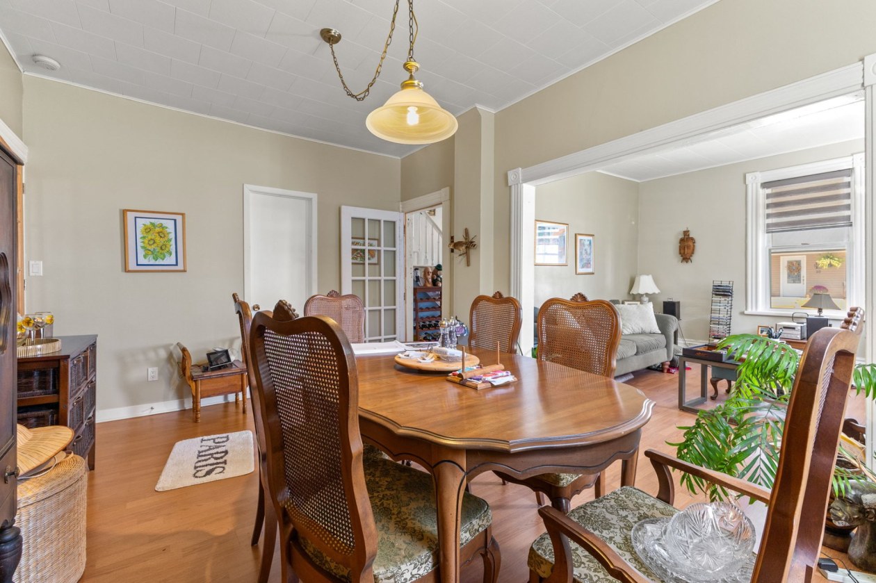 Salle à manger — 11 Rue Coulonge, Fort-Coulonge