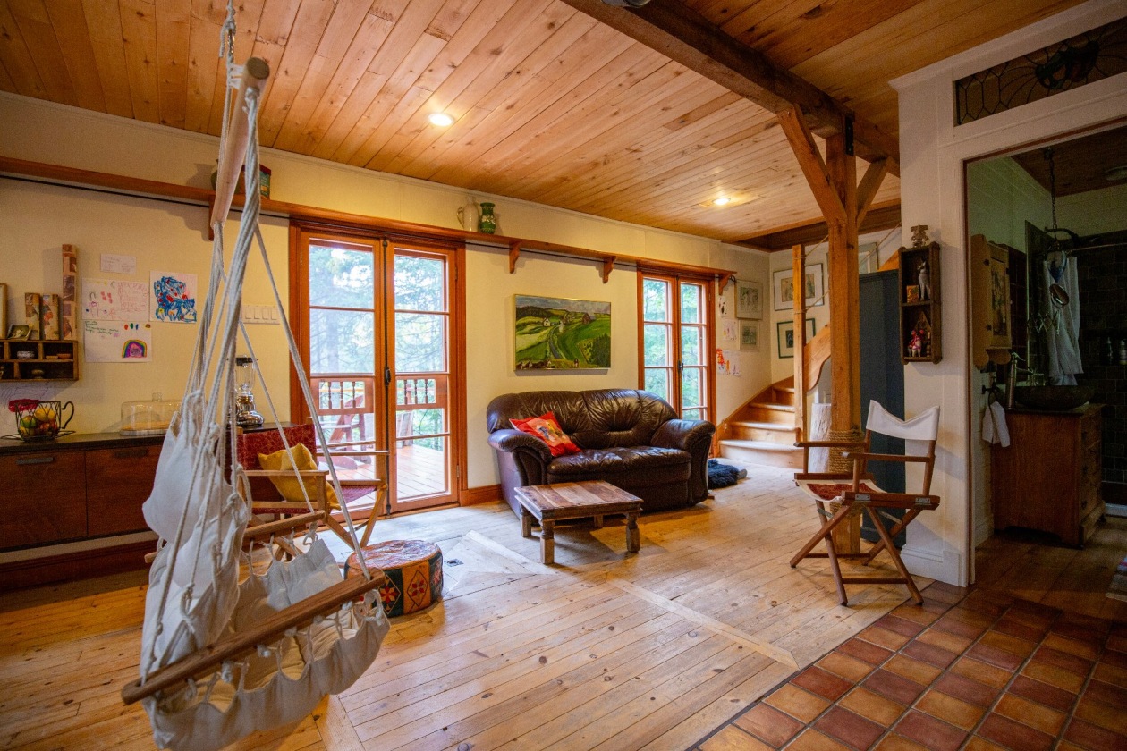 Salon — 163 6e Rang, Saint-Hilarion