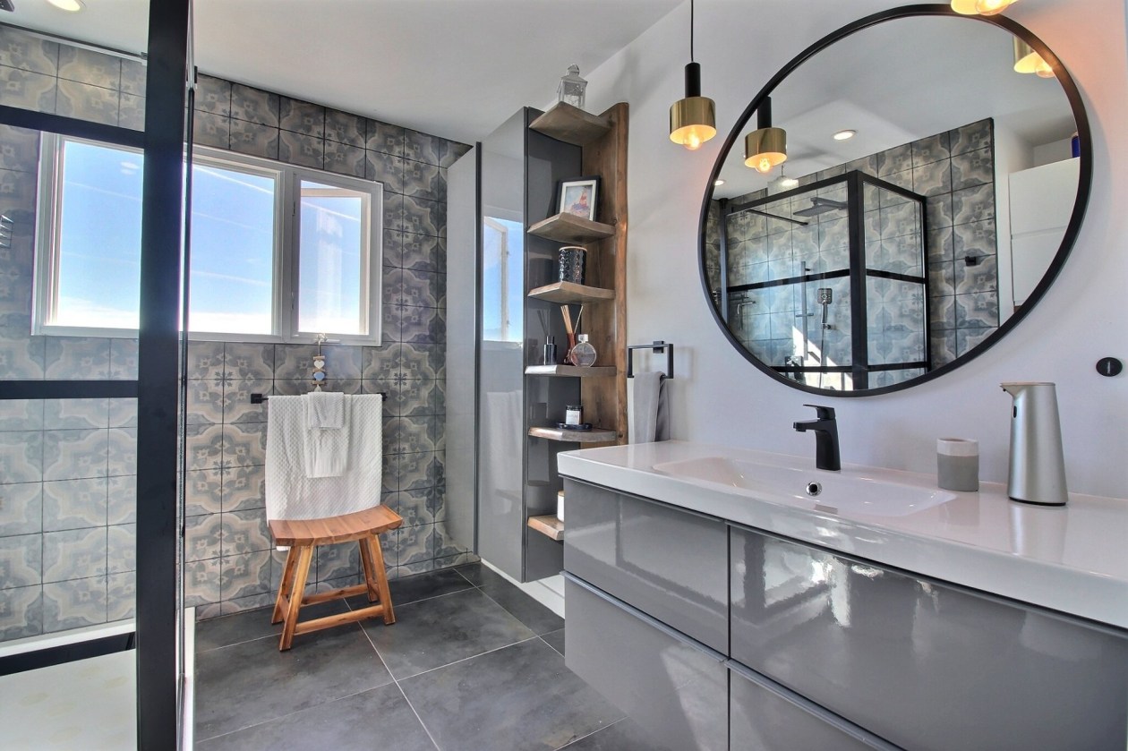 Salle de bains — 358 Boul. Pabos, Chandler
