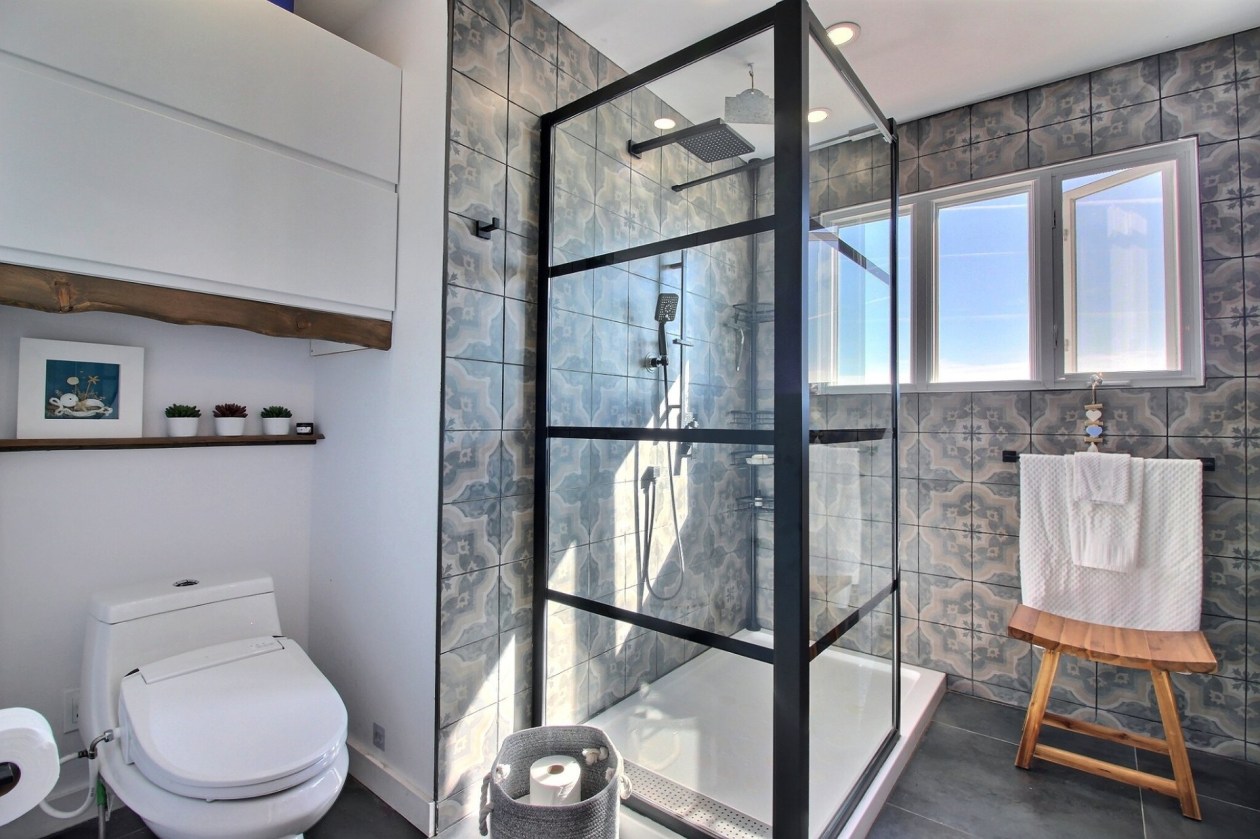 Salle de bains — 358 Boul. Pabos, Chandler