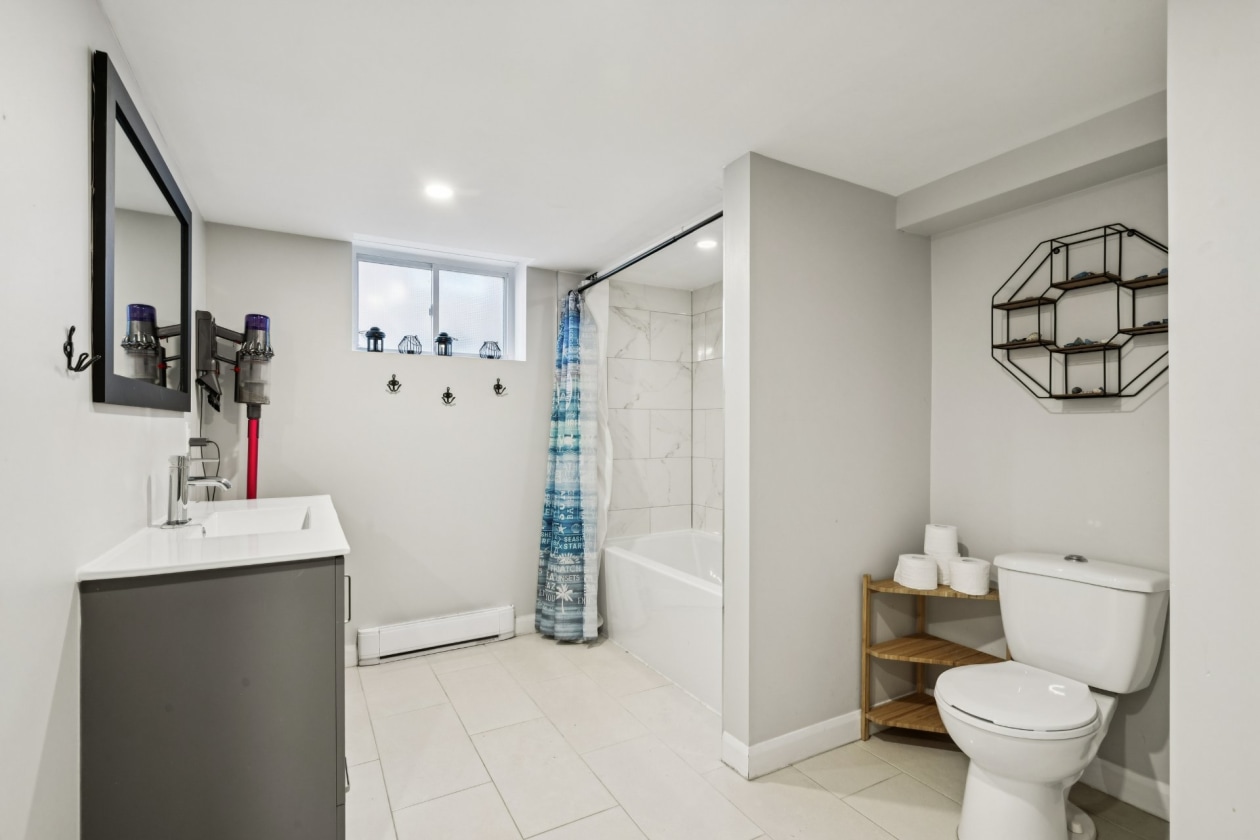 Salle de bains — 67 Rue Boyer, Beauharnois