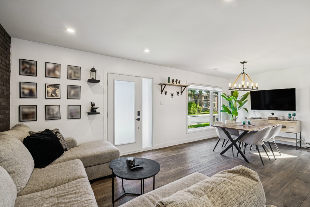 Salon — 67 Rue Boyer, Beauharnois