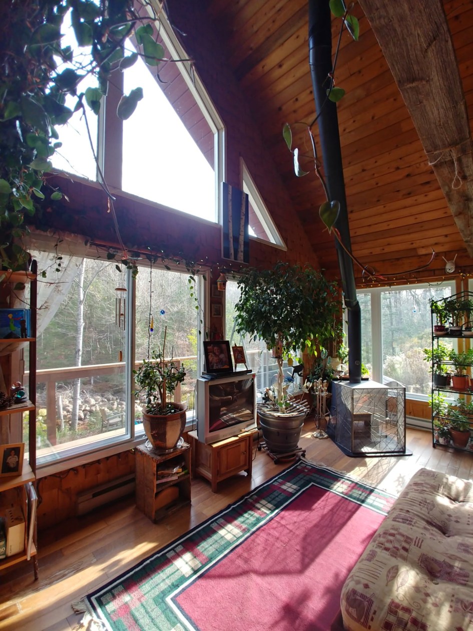 Salle familiale — 1300 Rg Sacacomie, Saint-Alexis-des-Monts