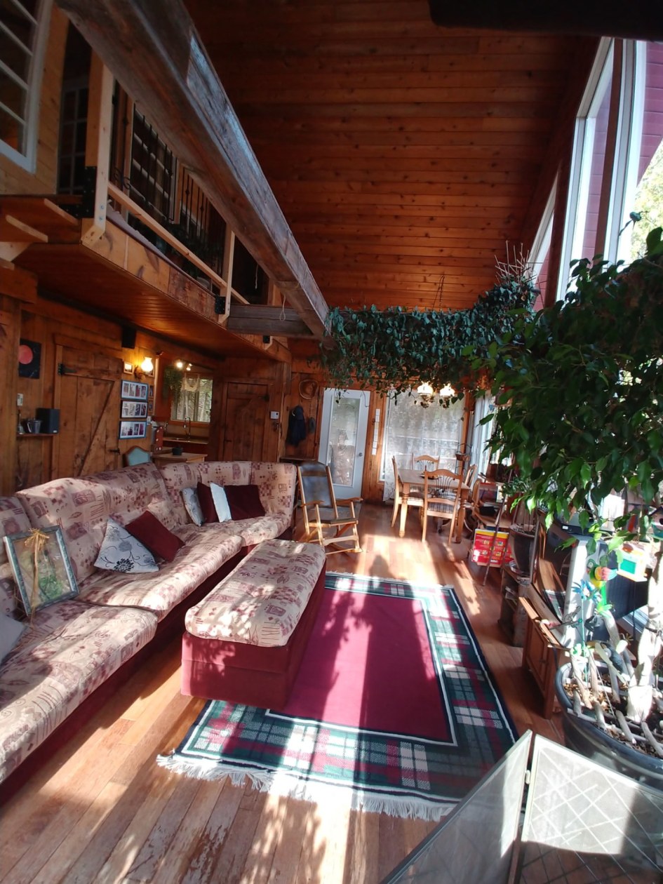 Salle familiale — 1300 Rg Sacacomie, Saint-Alexis-des-Monts