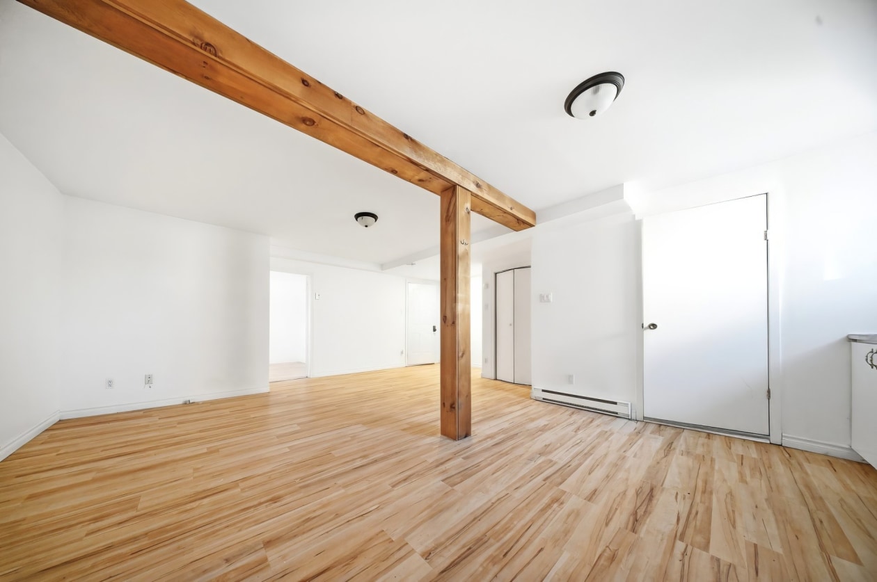 Logement — 15 - 15C Rue St-Jean-Baptiste, L'Anse-Saint-Jean