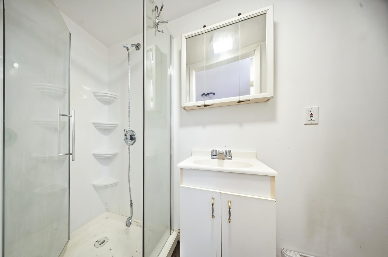 Logement — 15 - 15C Rue St-Jean-Baptiste, L'Anse-Saint-Jean