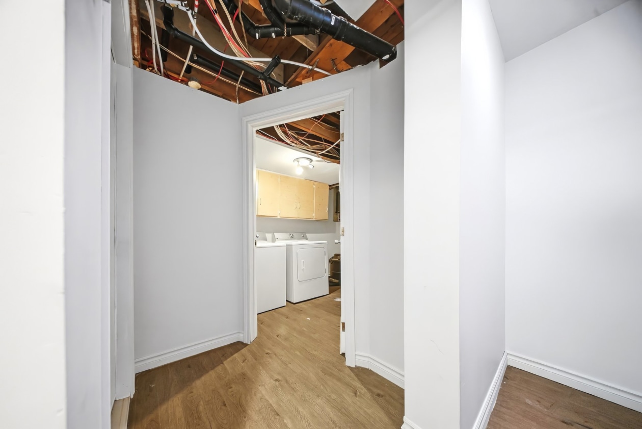 Salle de lavage — 15 - 15C Rue St-Jean-Baptiste, L'Anse-Saint-Jean