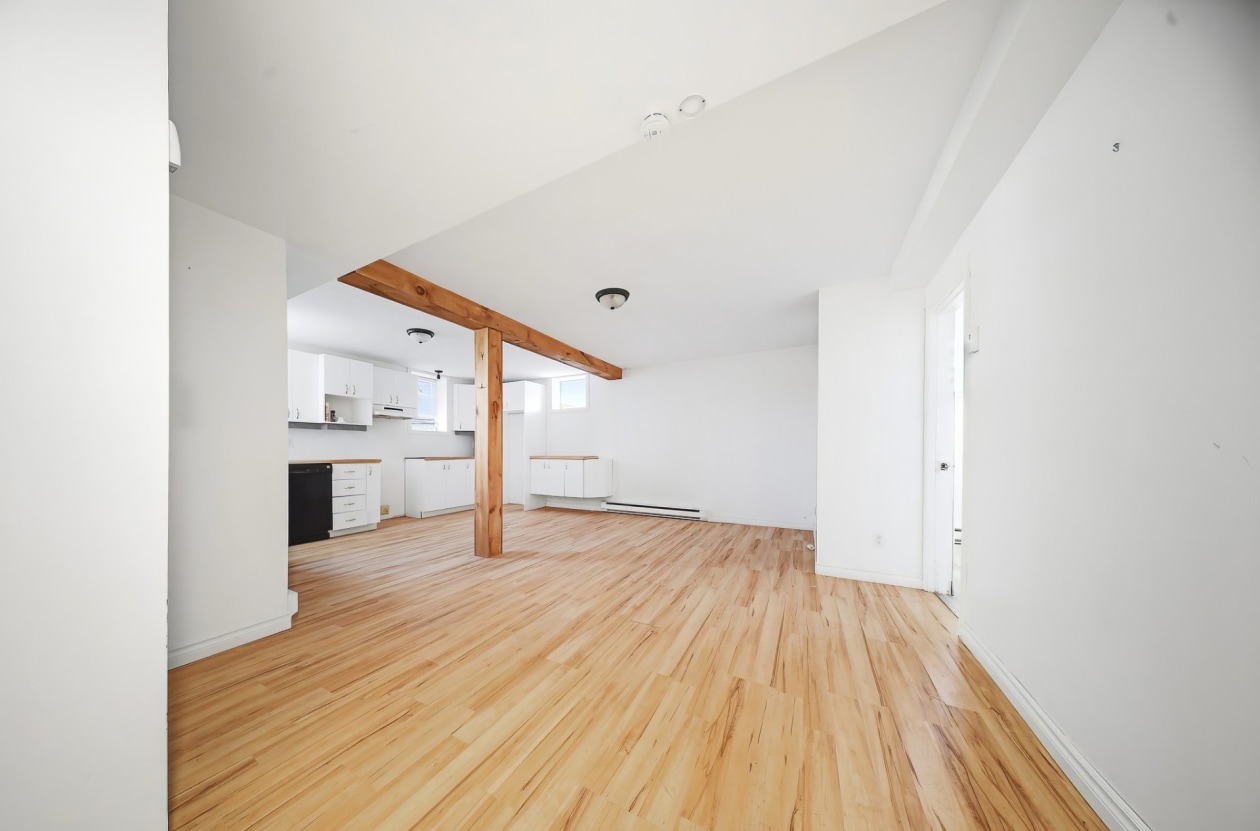 Logement — 15 - 15C Rue St-Jean-Baptiste, L'Anse-Saint-Jean