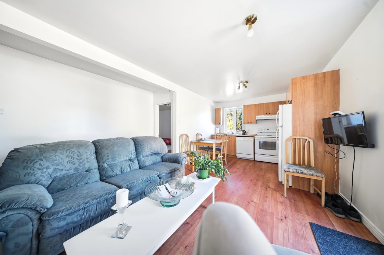 Logement — 15 - 15C Rue St-Jean-Baptiste, L'Anse-Saint-Jean