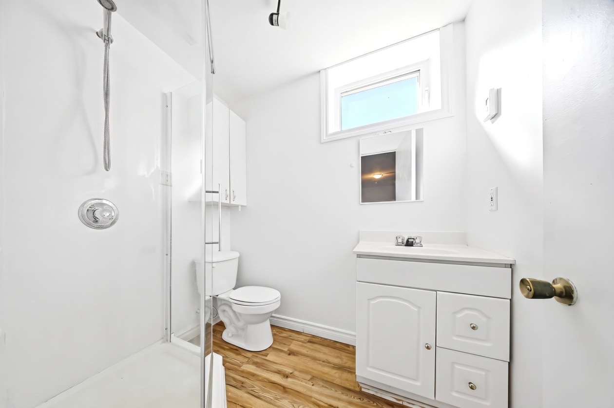 Logement — 15 - 15C Rue St-Jean-Baptiste, L'Anse-Saint-Jean