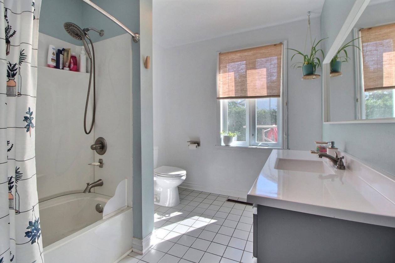 Salle de bains — 175 Rue du Site-Perreault, Shawinigan