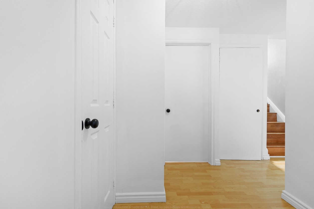 Corridor — 65 Rue de Turin, Gatineau